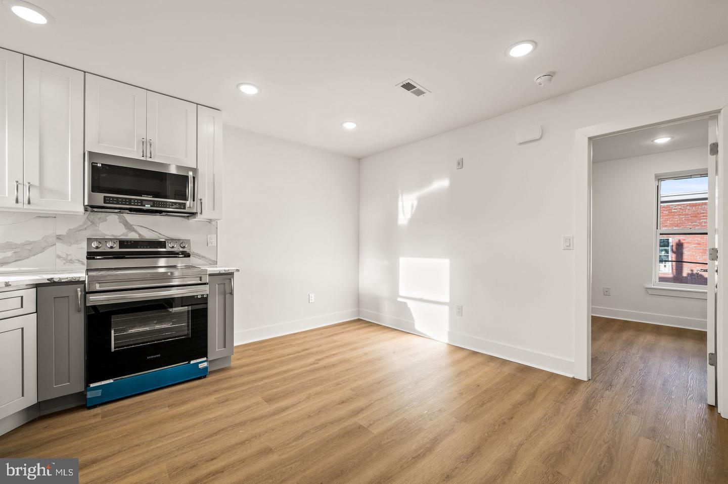 TEMPLE UNIVERSITY - Residential Lease