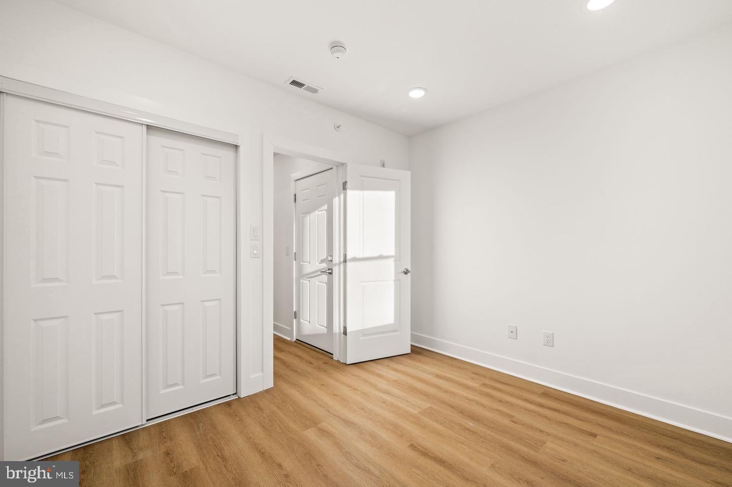 TEMPLE UNIVERSITY - Residential Lease