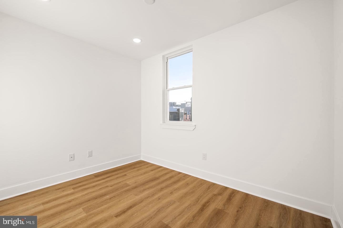 TEMPLE UNIVERSITY - Residential Lease