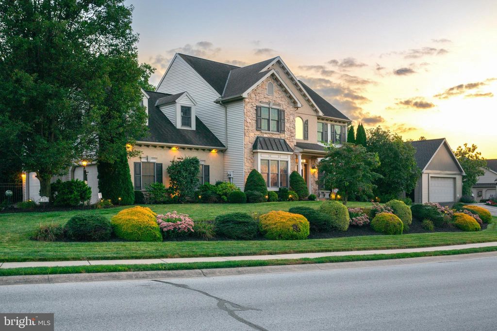 Photo of 208 Willow Ridge, NEW HOLLAND, PA 17557 (MLS # PALA2076294)