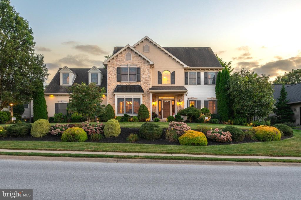 Photo of 208 Willow Ridge, NEW HOLLAND, PA 17557 (MLS # PALA2076294)