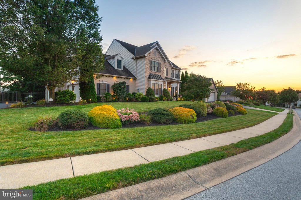 Photo of 208 Willow Ridge, NEW HOLLAND, PA 17557 (MLS # PALA2076294)
