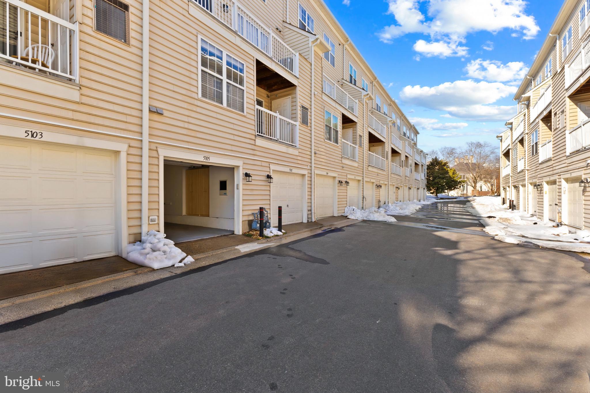 CAMERON STATION - Residential