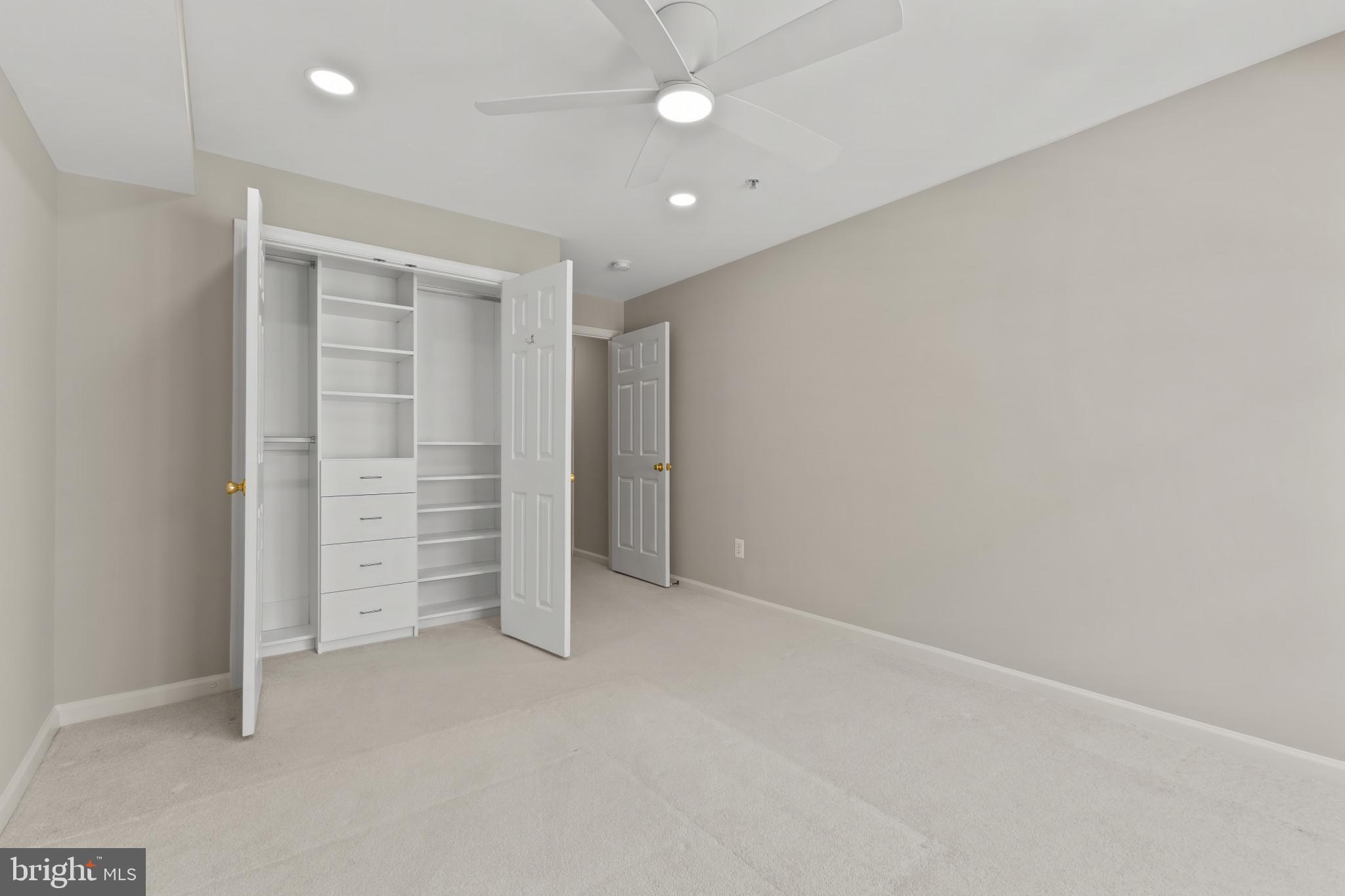 CAMERON STATION - Residential