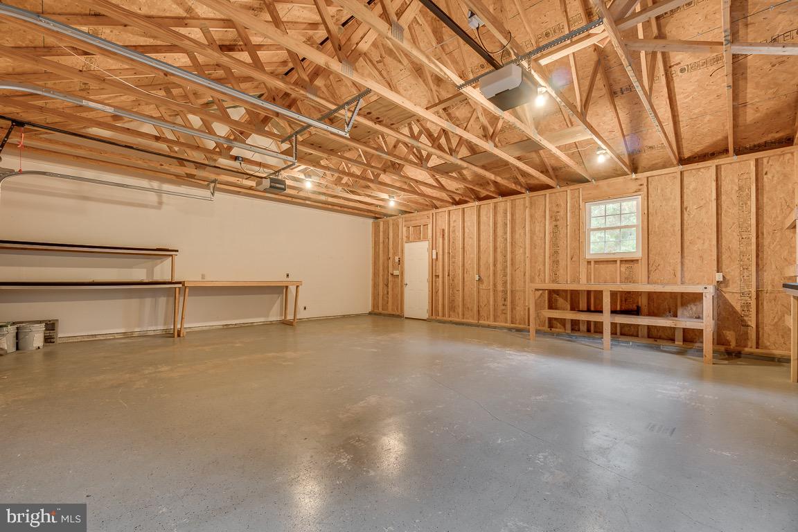 LAKE CAROLINE - Residential