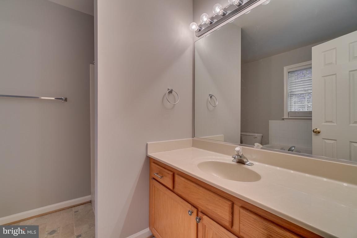 LAKE CAROLINE - Residential