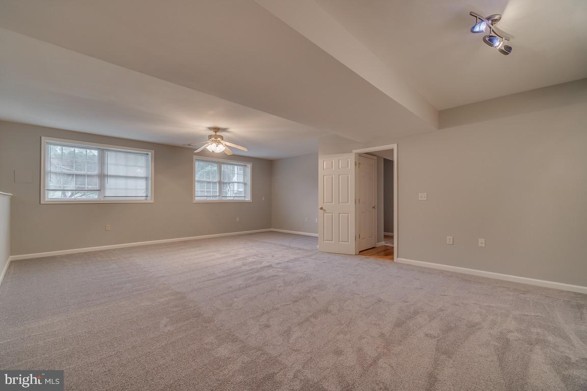 LAKE CAROLINE - Residential