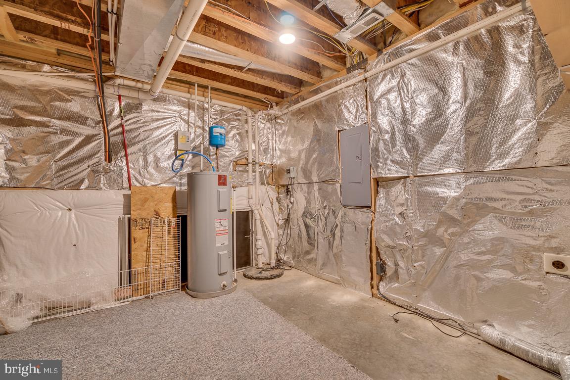 LAKE CAROLINE - Residential