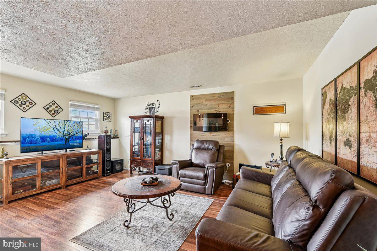 OXFORD ACRES - Residential