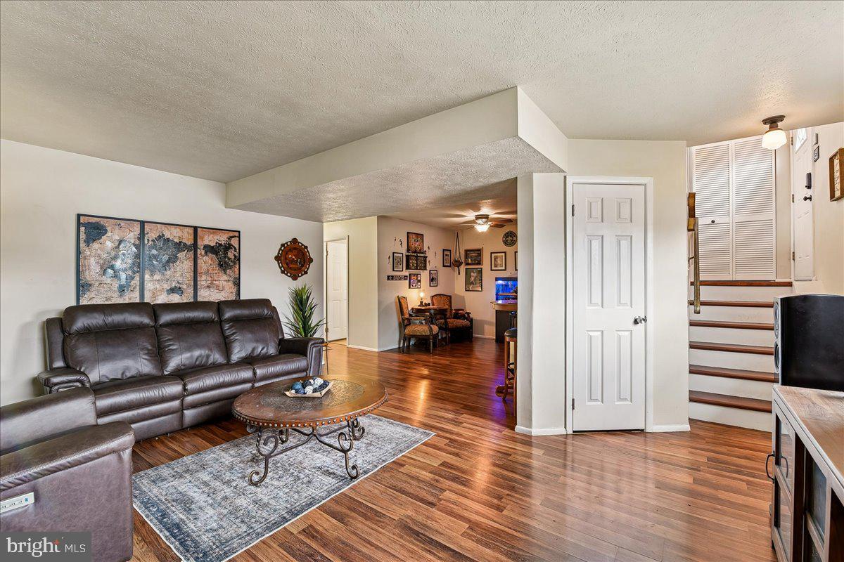 OXFORD ACRES - Residential