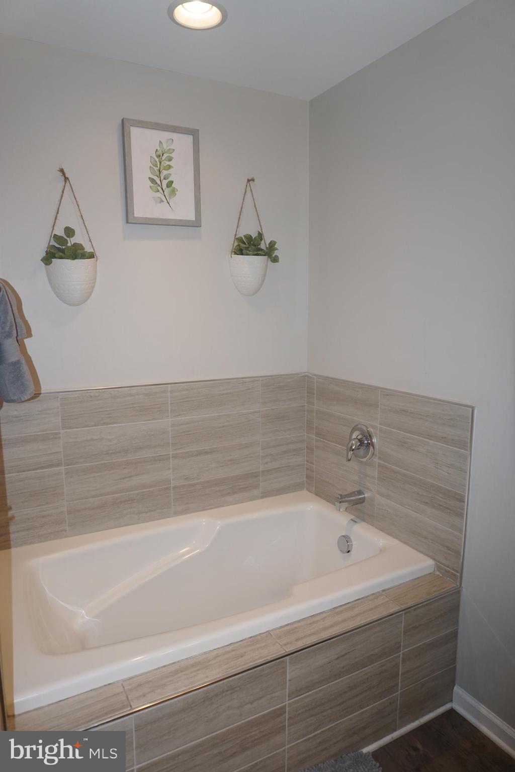 BUTLERS BRIDGE - Residential