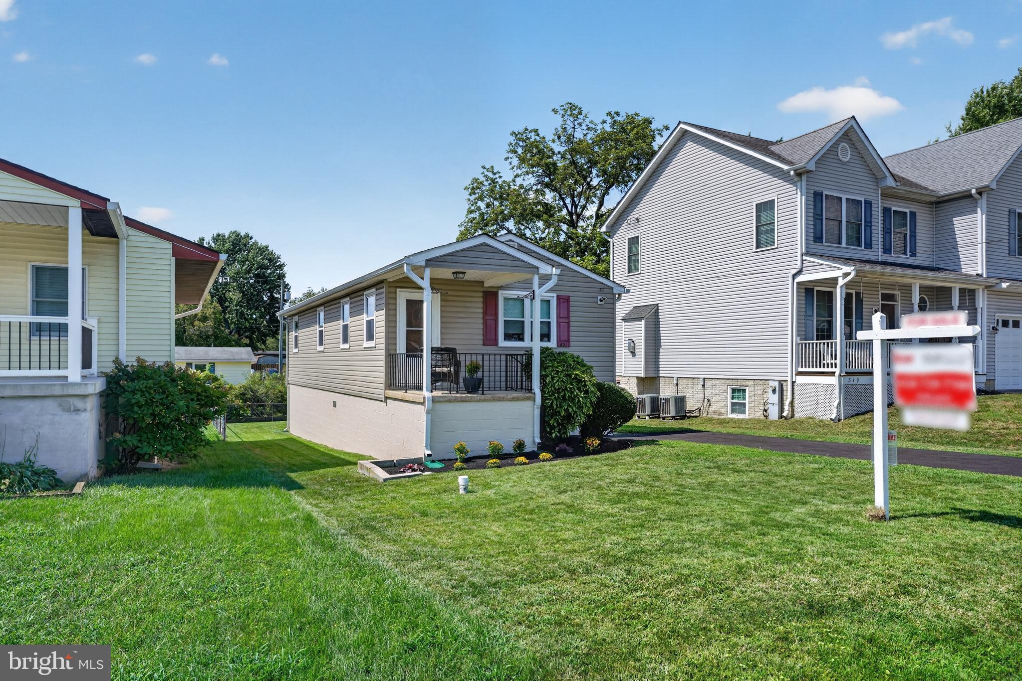 821 SHORE DRIVE