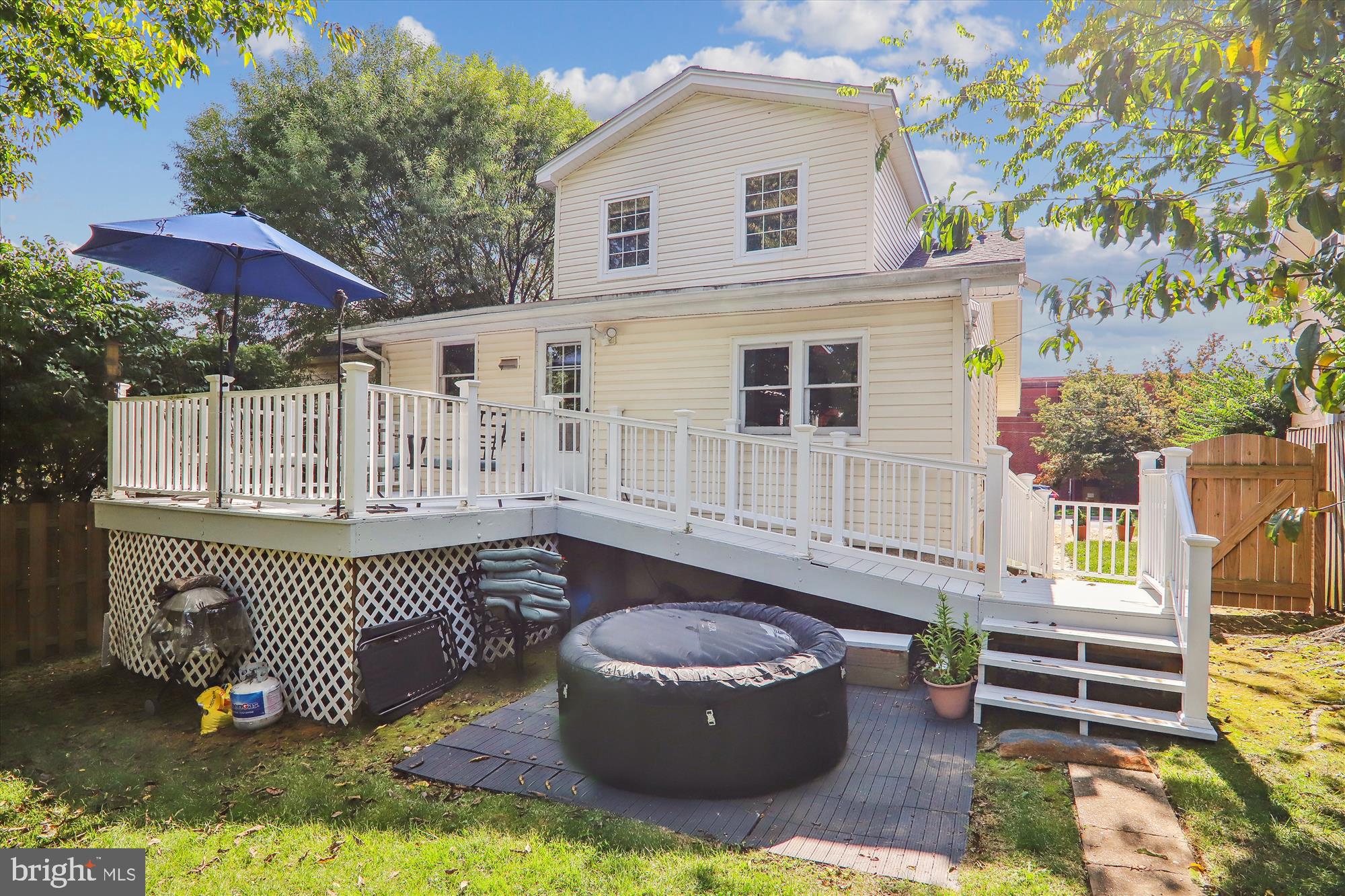 RIVERDALE PARK - Residential