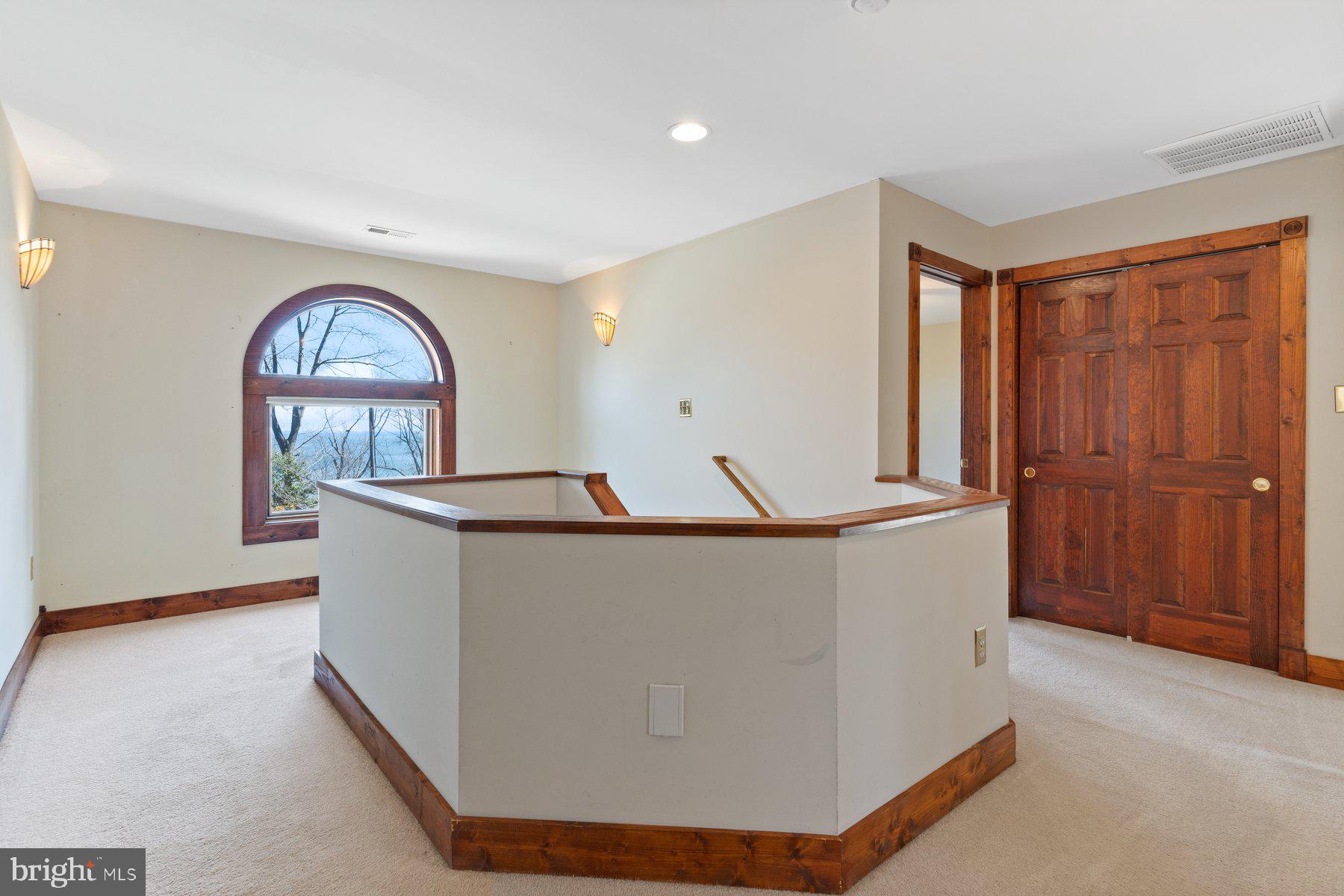 SCIENTISTS CLIFFS - Residential