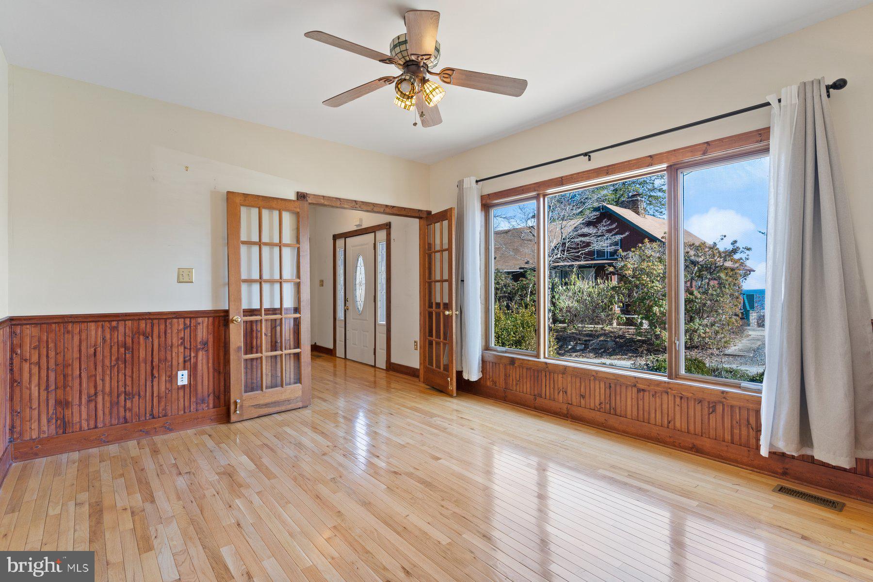 SCIENTISTS CLIFFS - Residential