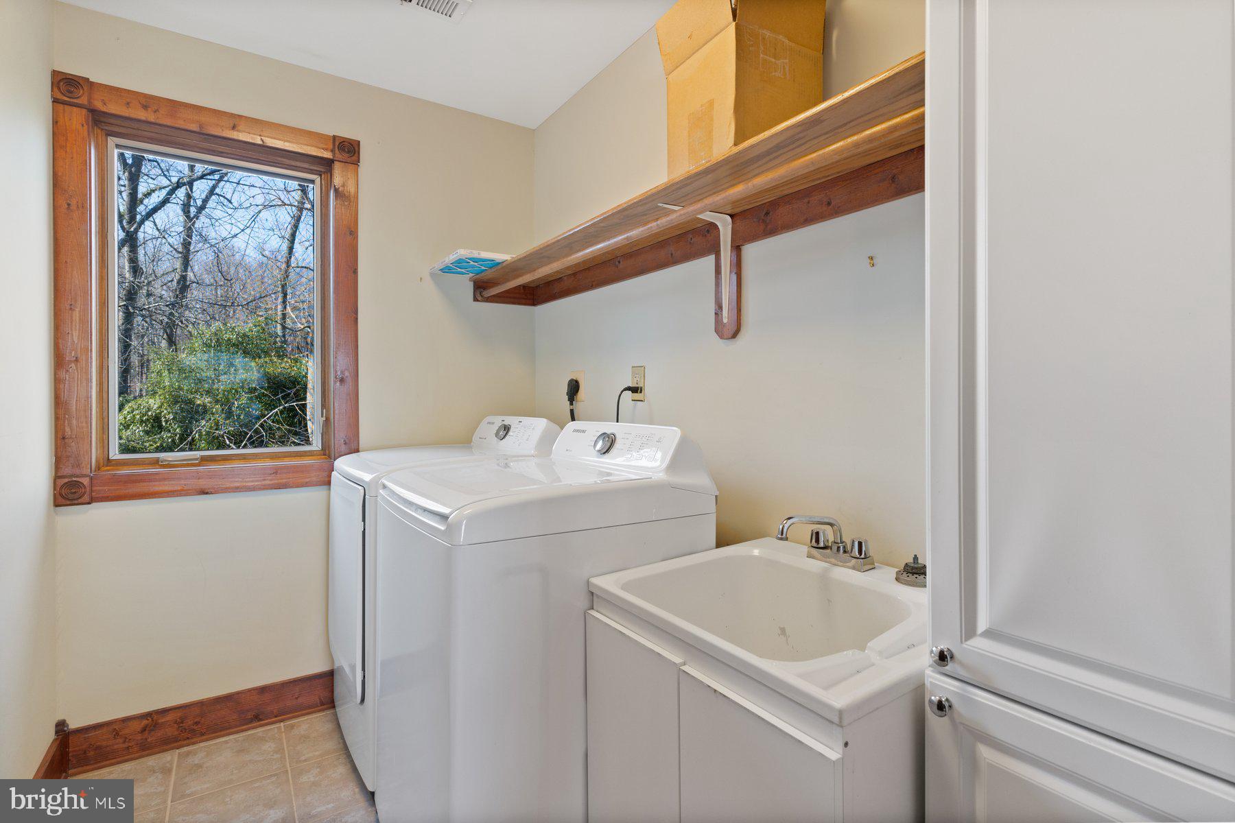 SCIENTISTS CLIFFS - Residential