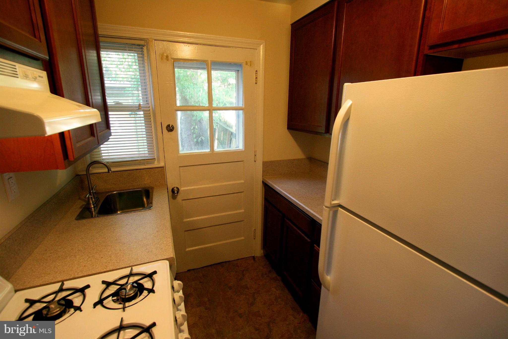 JEFFERSON MANOR - Residential Lease