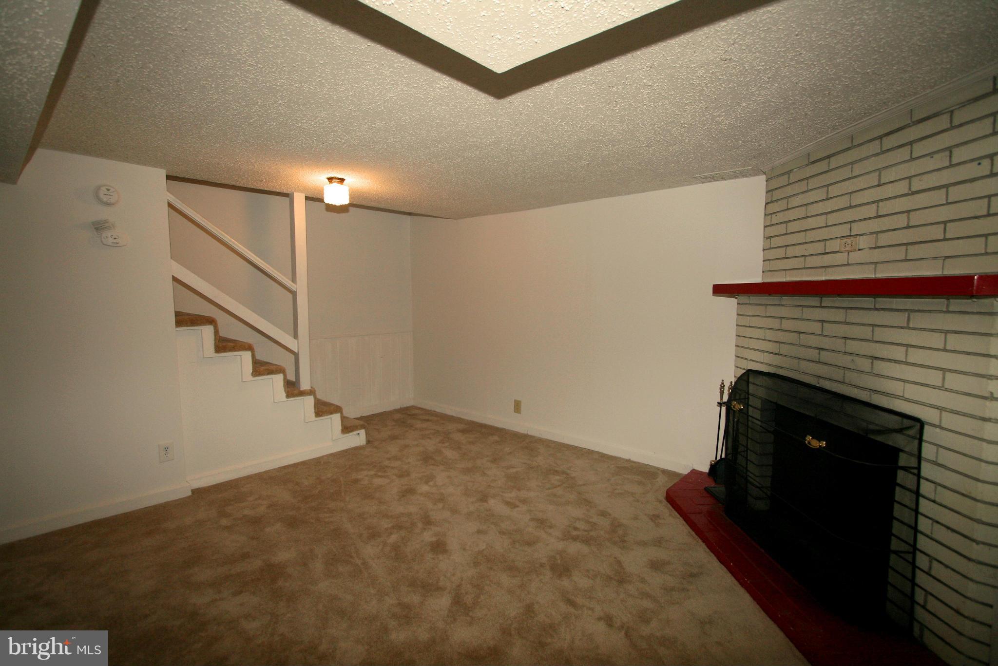 JEFFERSON MANOR - Residential Lease