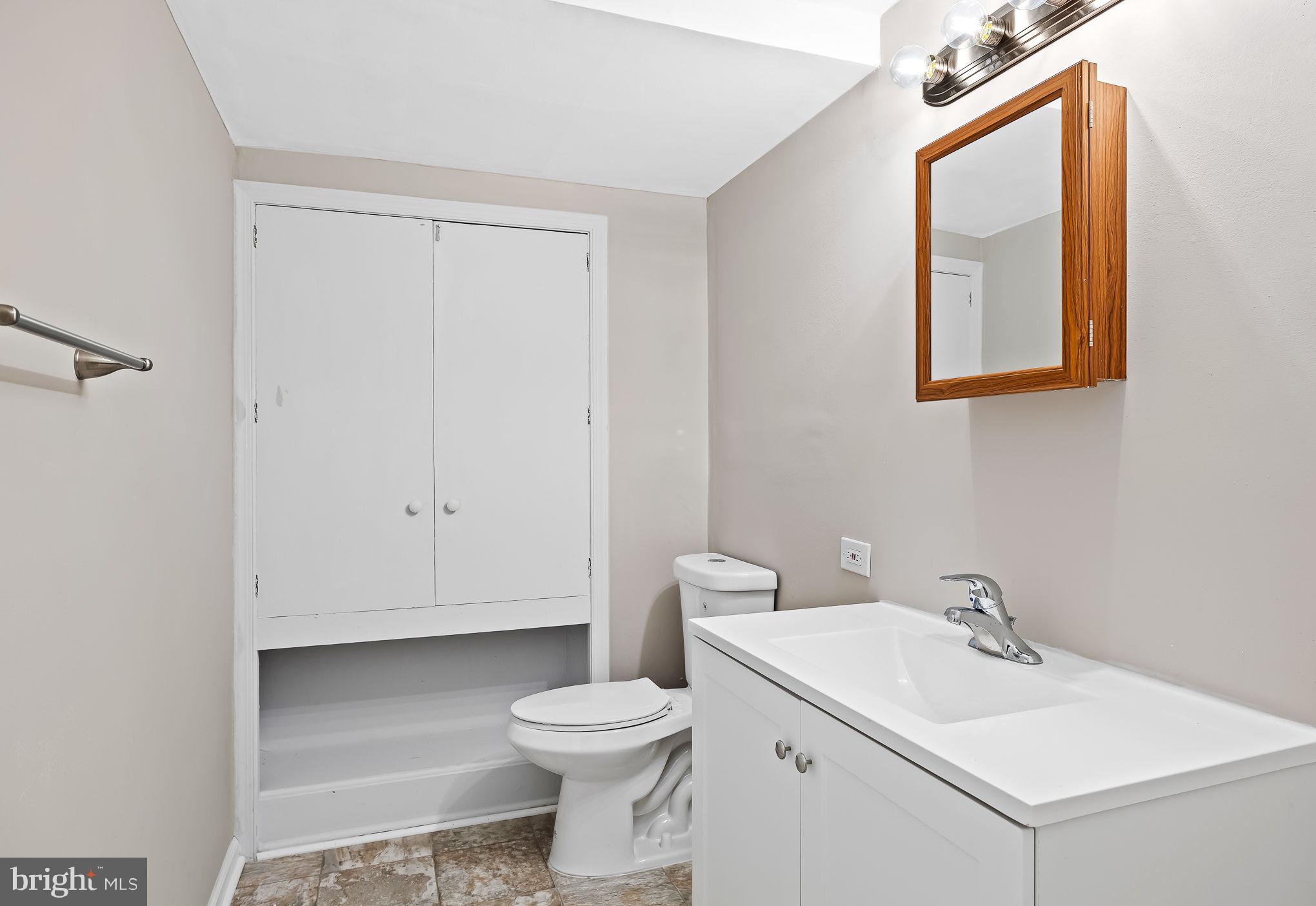 OLDE GREENWICH - Residential