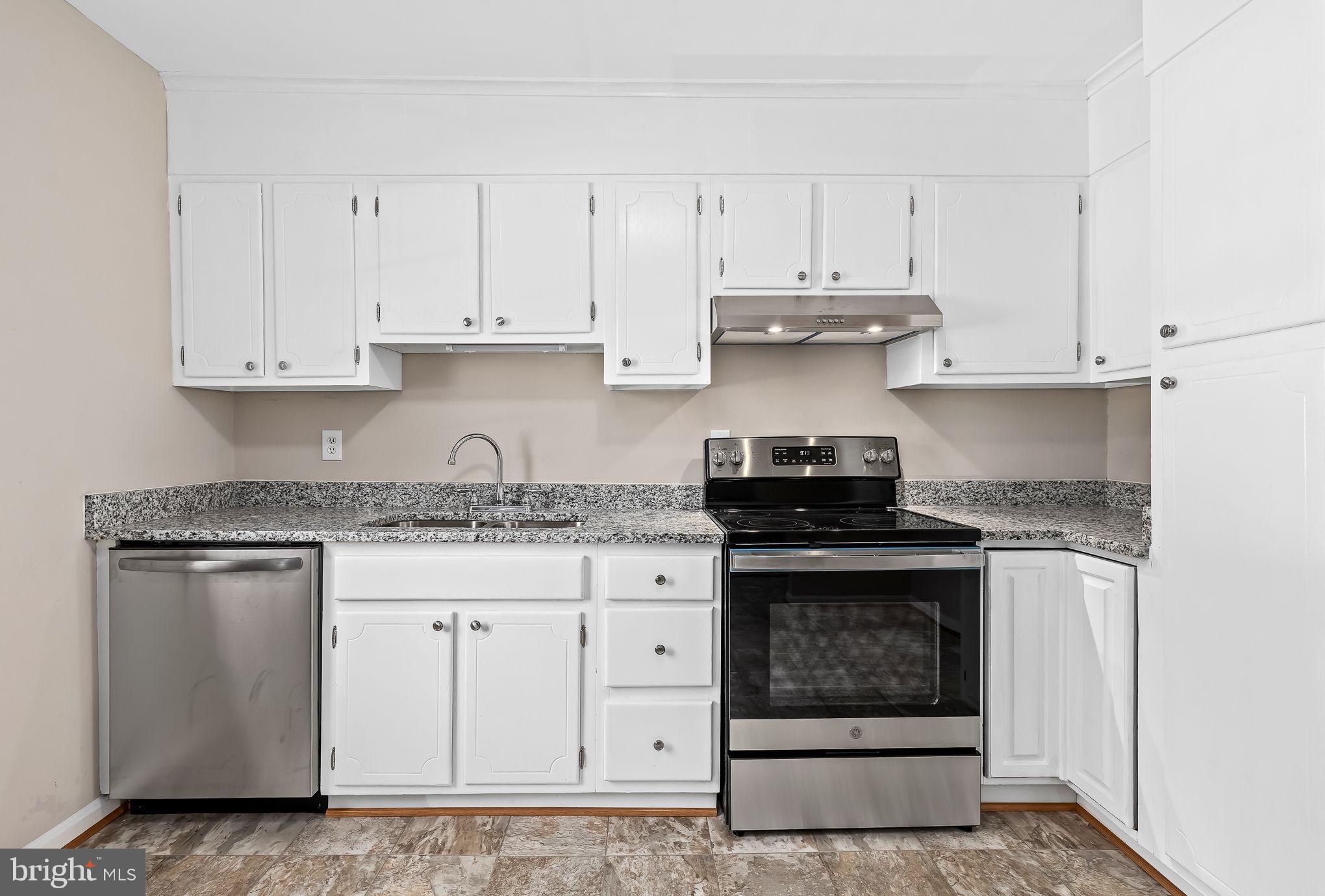 OLDE GREENWICH - Residential