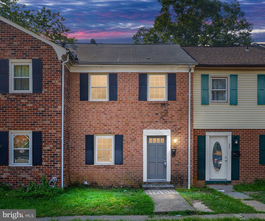 Newly renovated 3 bedroom townhome in an excellent location!  Take a look at this affordable home with new granite counters, paint, flooring and more!
HVAC unit getting replaced!