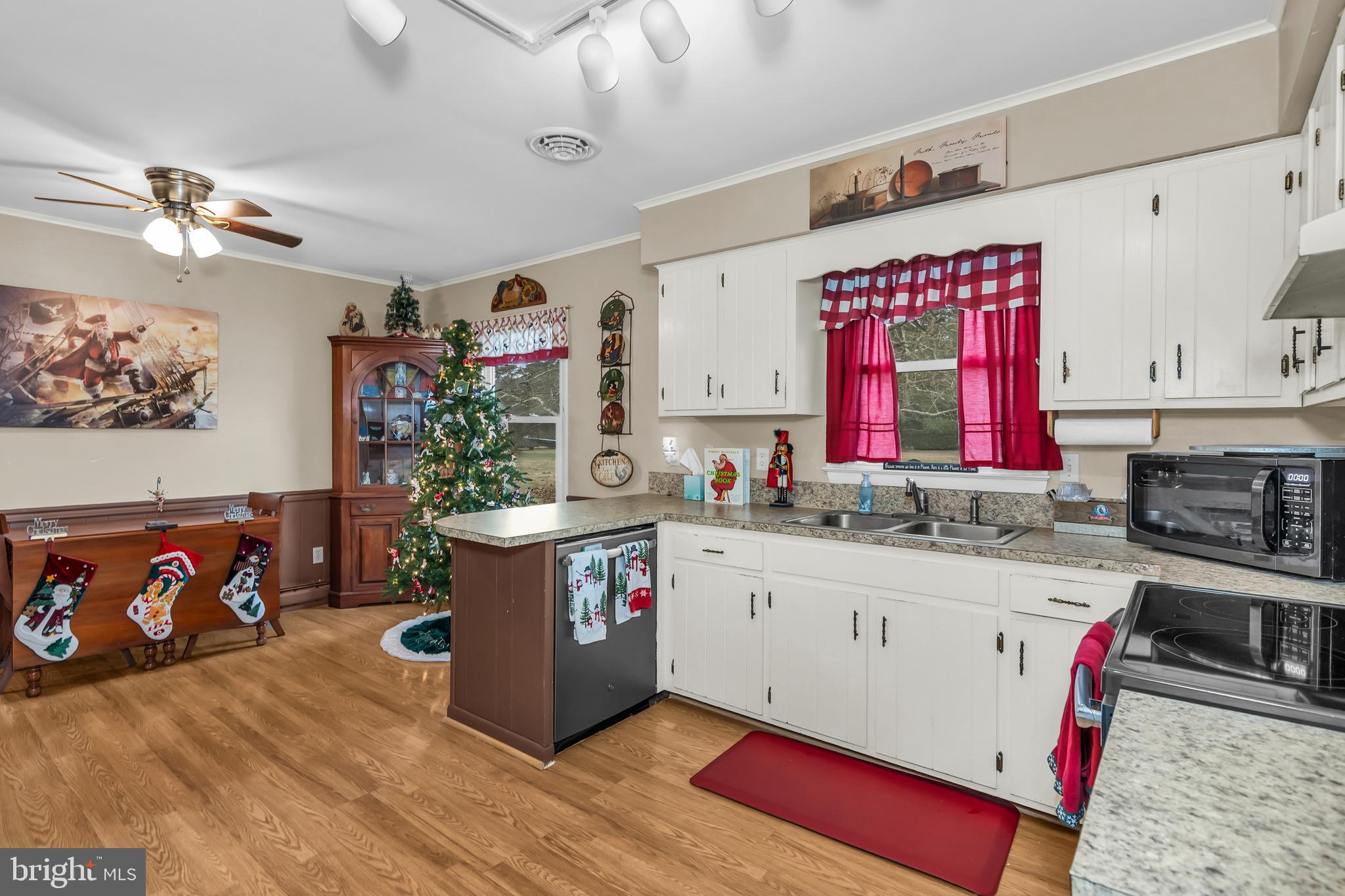 TWO JOHNS - Residential