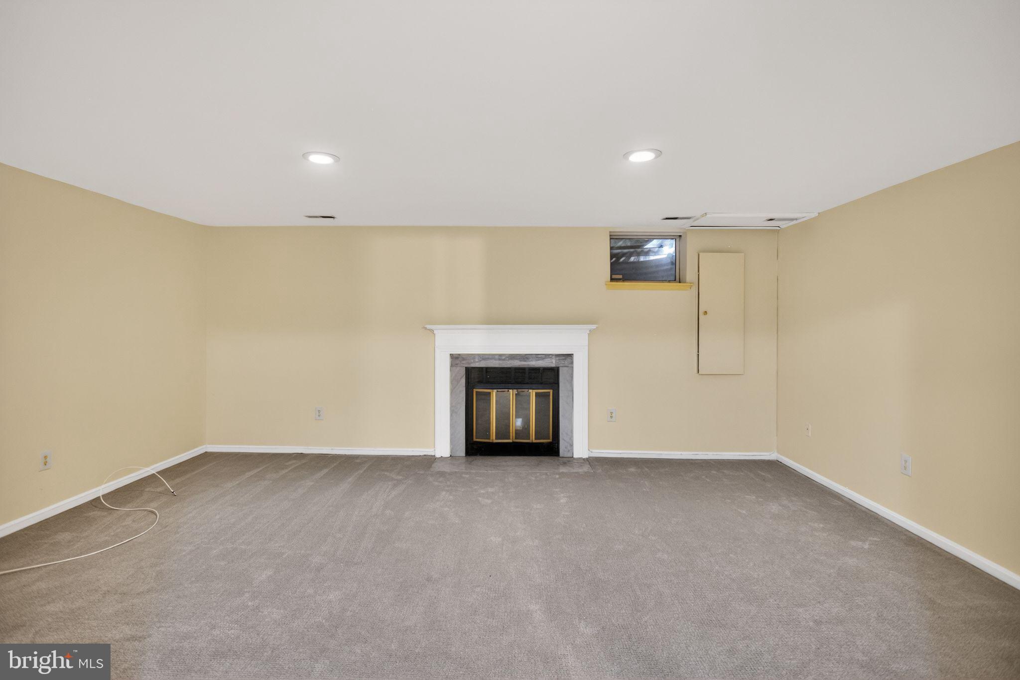 HALLOWELL - Residential