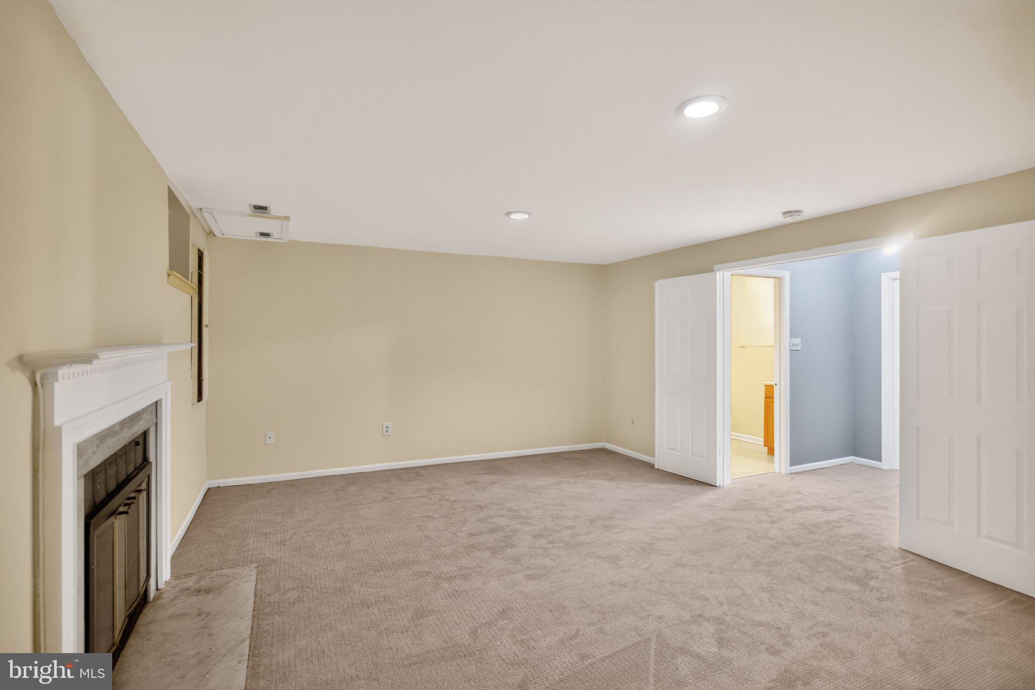 HALLOWELL - Residential