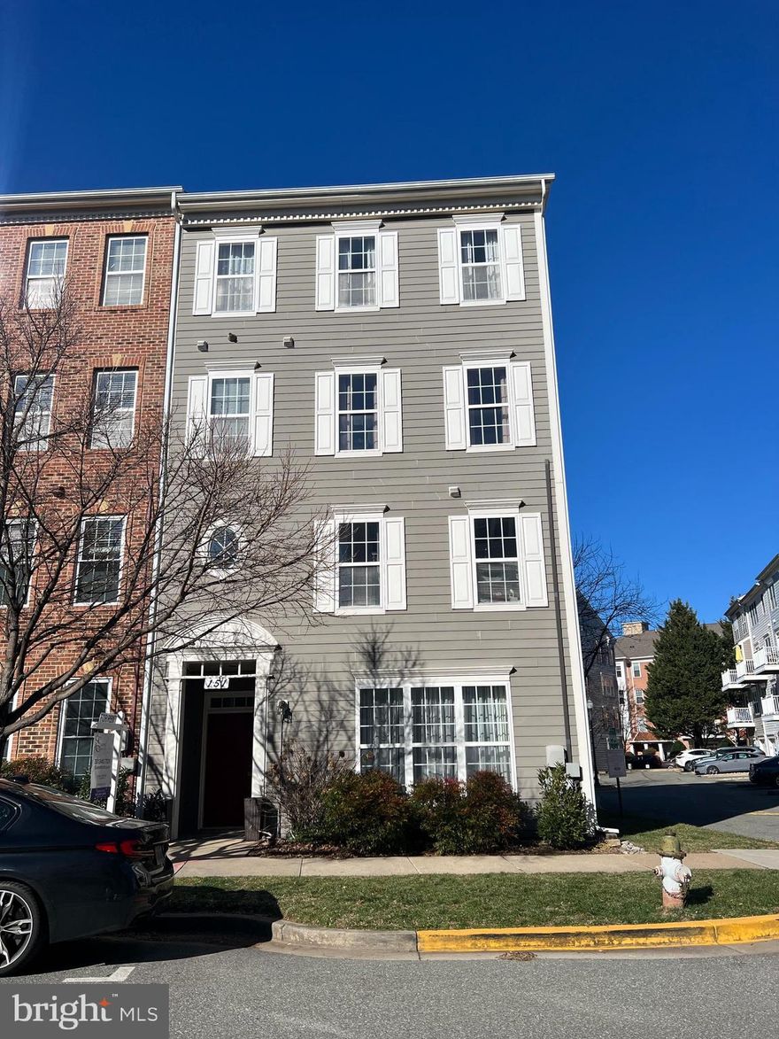 **This is the one you have been waiting for** Spacious upper levelTownhouse located in the highly sought after Kentlands community and just a few hundred feet away from quality shopping, restaurants, movie theaters and more. This 3-bedroom, 2.5-bathroom home offers 2532 square feet of living space.  The gourmet kitchen is a must see! Additionally, the family and dining areas have walls of sunlight and spaciousness throughout.  The Owners suite has cathedral ceilings and a  walk-in closet and private owners bath. You will love the convenient top-floor laundry, and convenient one car garage. pets case by case