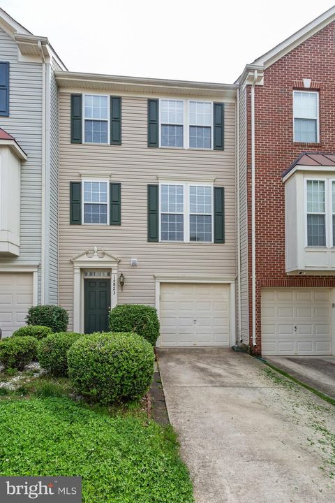 Photo of 15823 Bobolink Drive, WOODBRIDGE, VA 22191 (MLS # VAPW2120658)