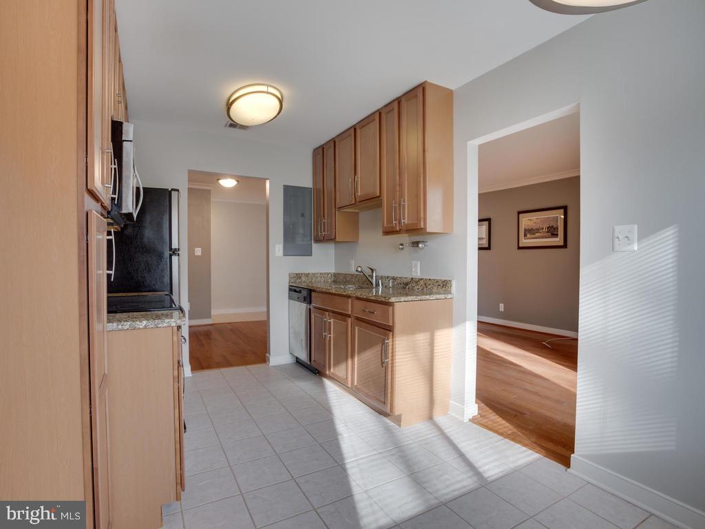 NORTH GREEN CONDOMINIUMS - Residential Lease