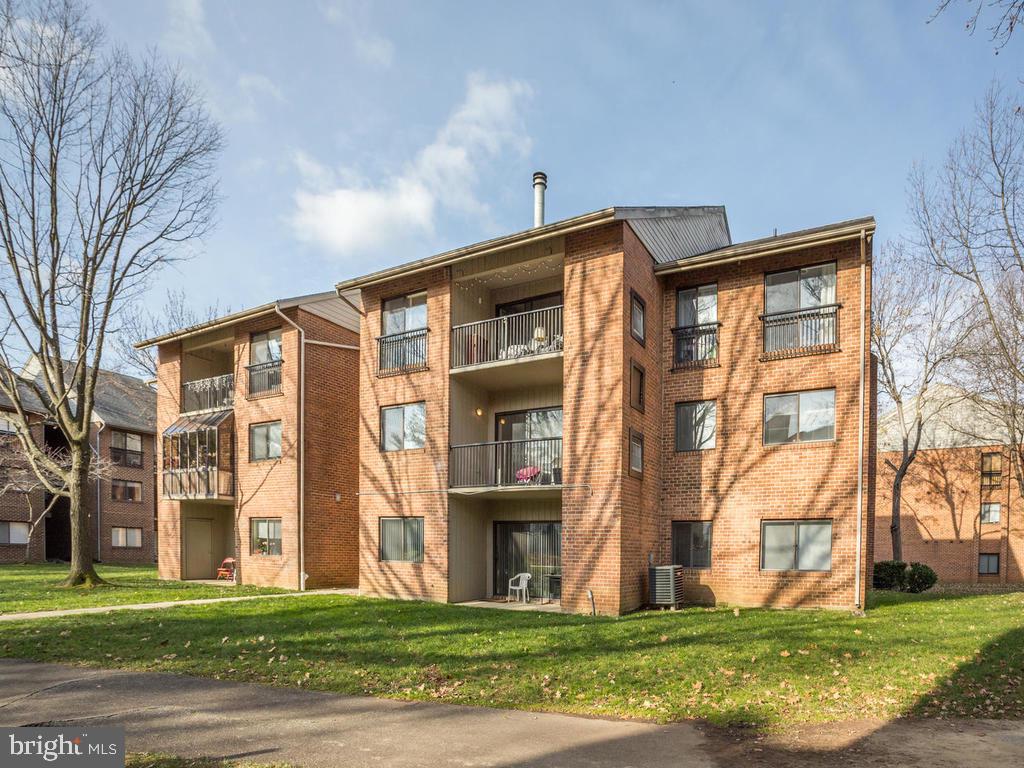 NORTH GREEN CONDOMINIUMS - Residential Lease