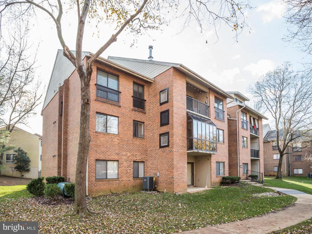 NORTH GREEN CONDOMINIUMS - Residential Lease