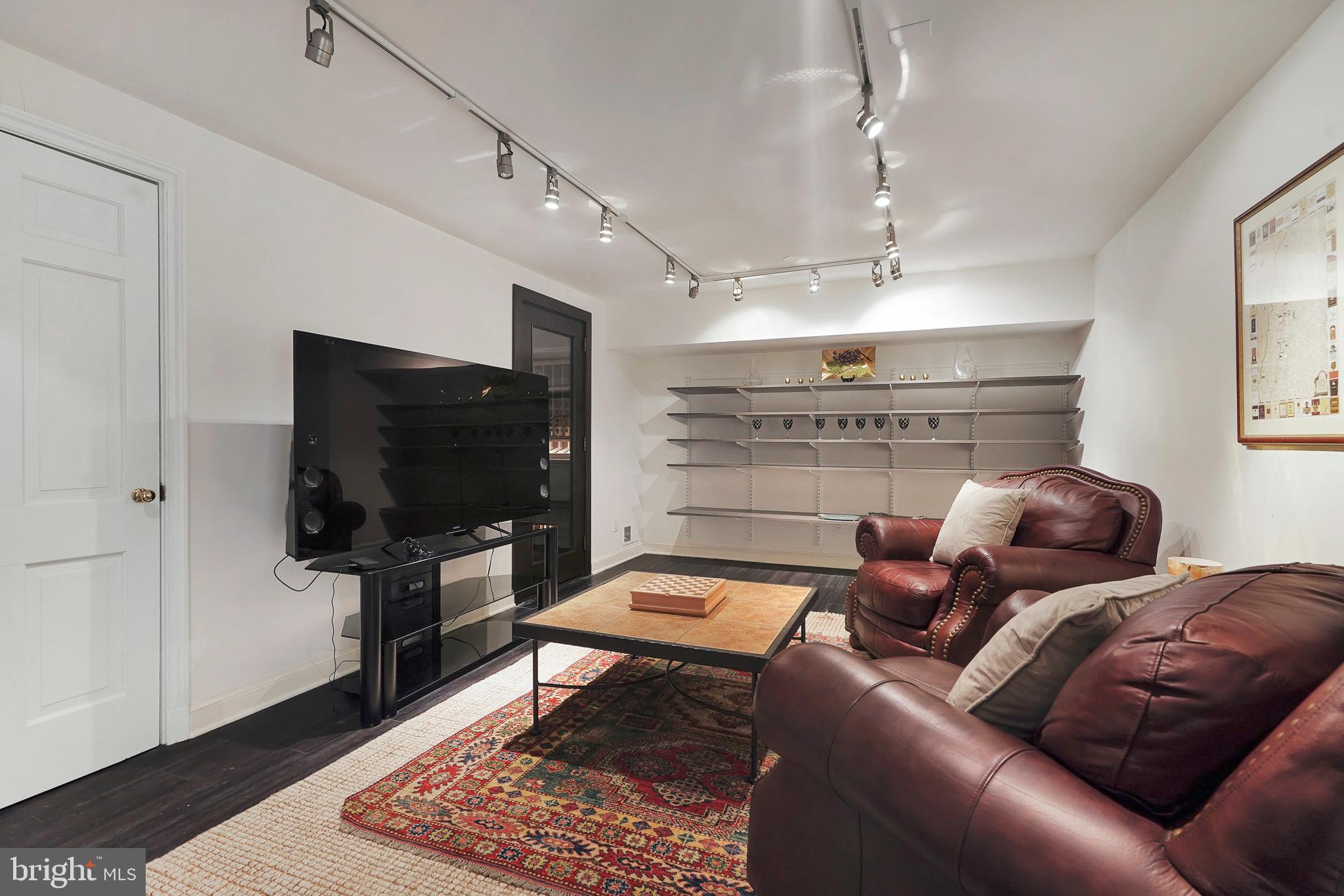 ARCTURUS ON THE POTOMAC - Residential