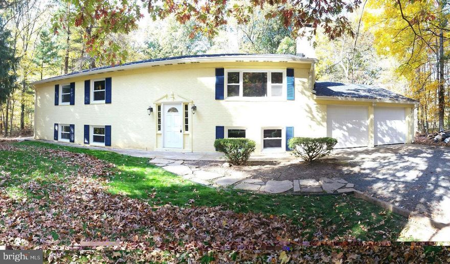 Renovated in 2017, beautiful colonial house on 3 acres, 5BRS/3FBS, OPEN floor plan. Only 8 minutes from Brambleton town center and to Leesburg old town. NEW heating and AC units. Renovated modern baths and new hard wood floors throughout the main floor. The barn can be included with nominal fee.