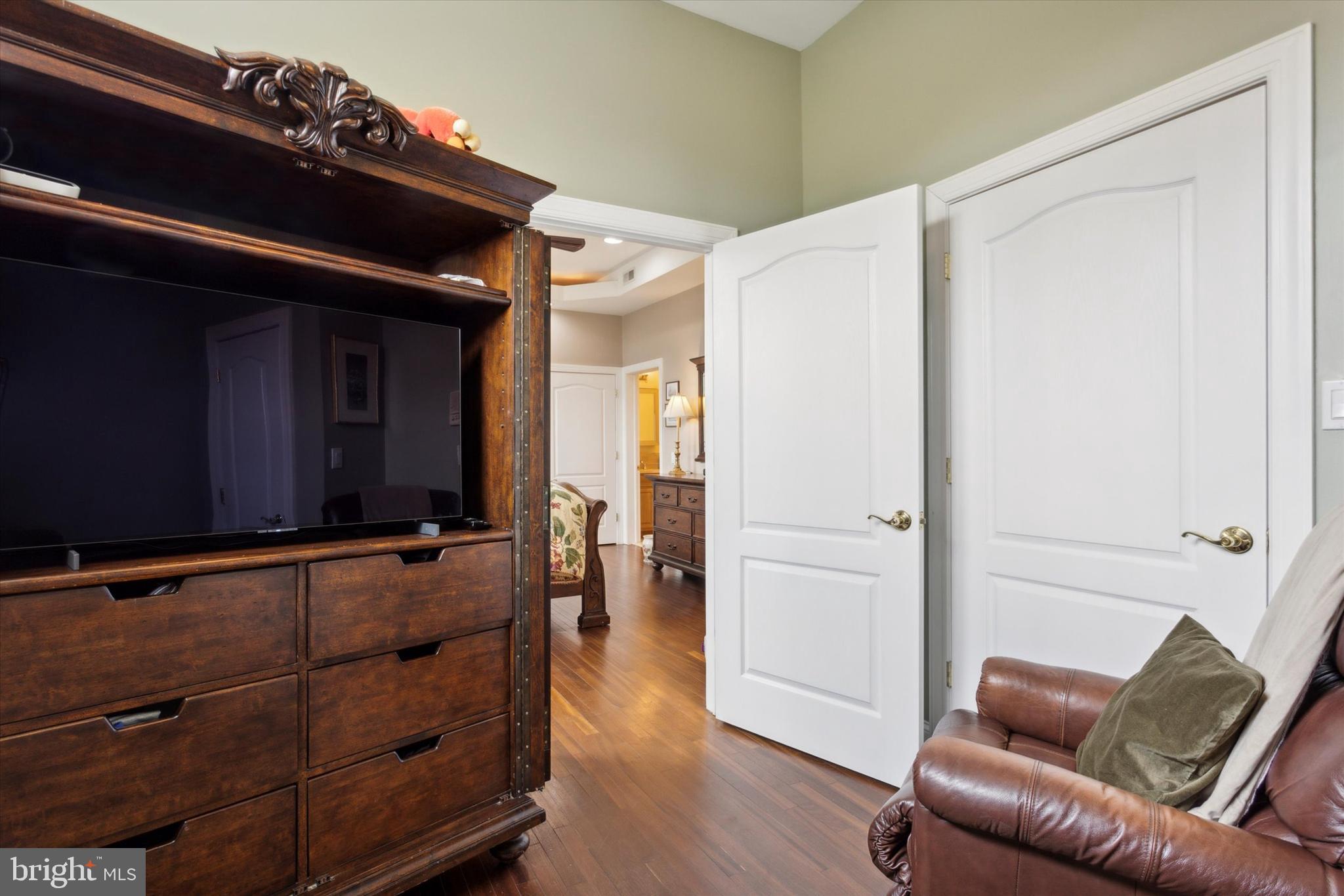 GRADUATE HOSPITAL - Residential