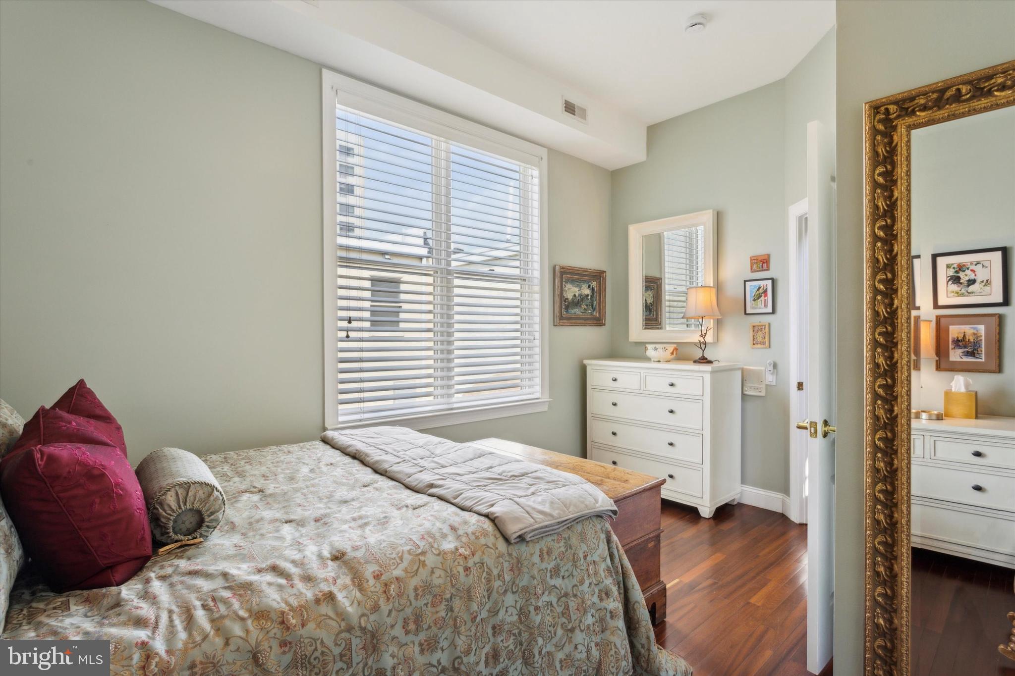 GRADUATE HOSPITAL - Residential