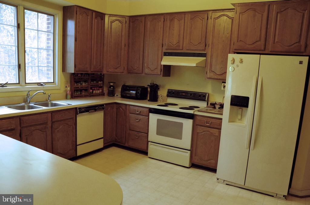 OAK HILL ESTATES - Residential