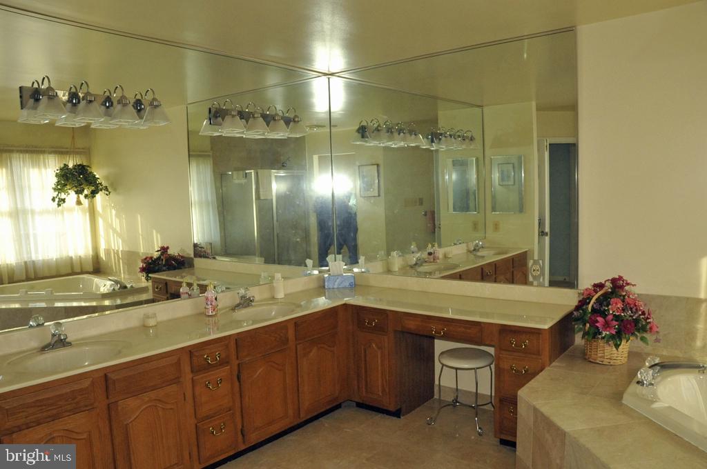 OAK HILL ESTATES - Residential