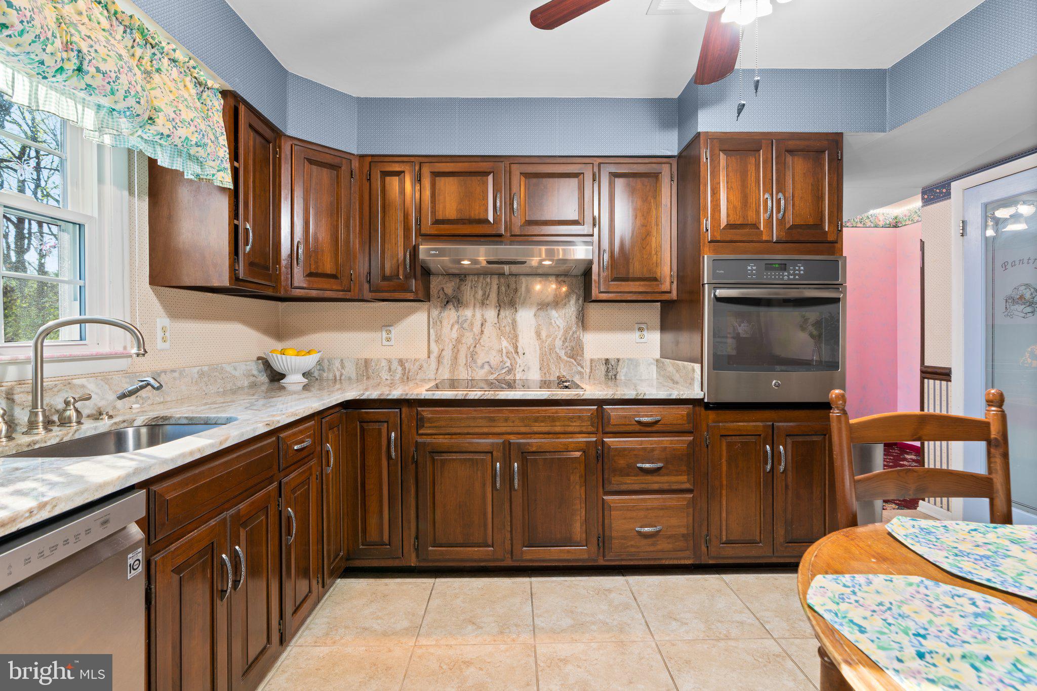 VILLAGE OF OWEN BROWN - Residential