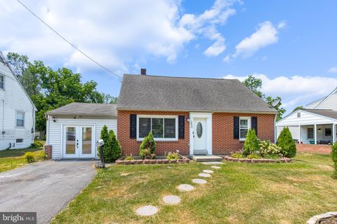 Photo of 250 Hawthorne Drive, Lancaster, PA 17603 (MLS # PALA2054202)