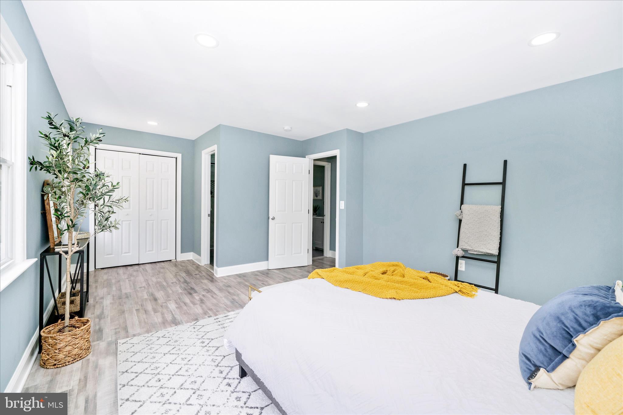 TEMPLE HILLS - Residential