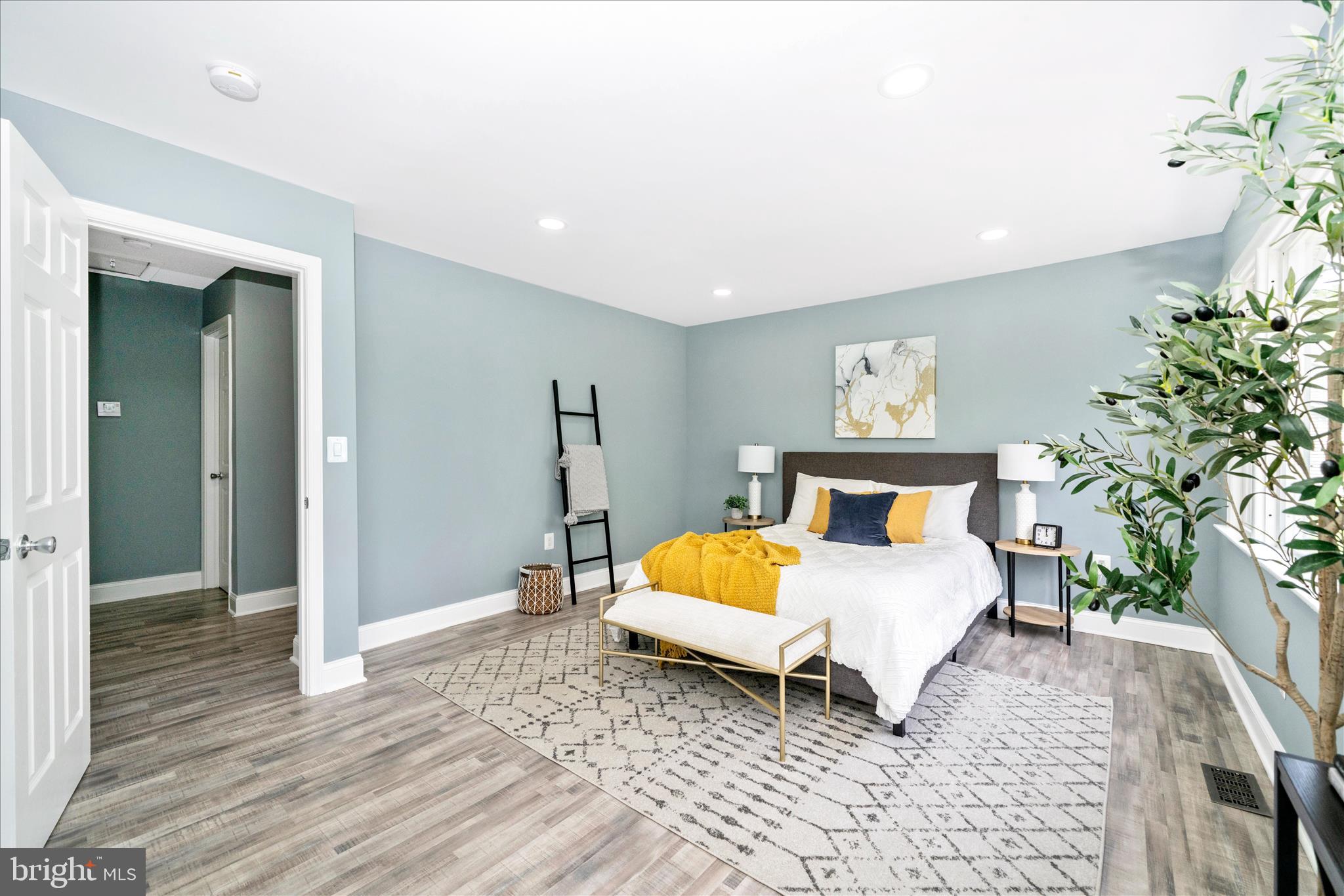 TEMPLE HILLS - Residential