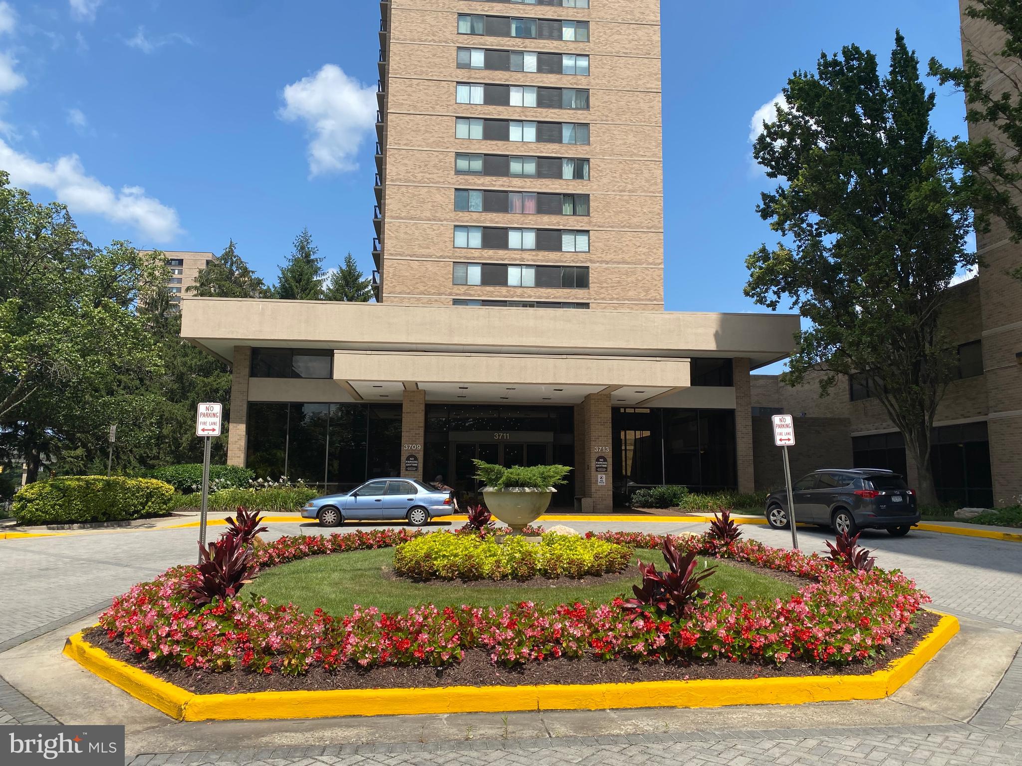 SKYLINE HOUSE - Residential Lease