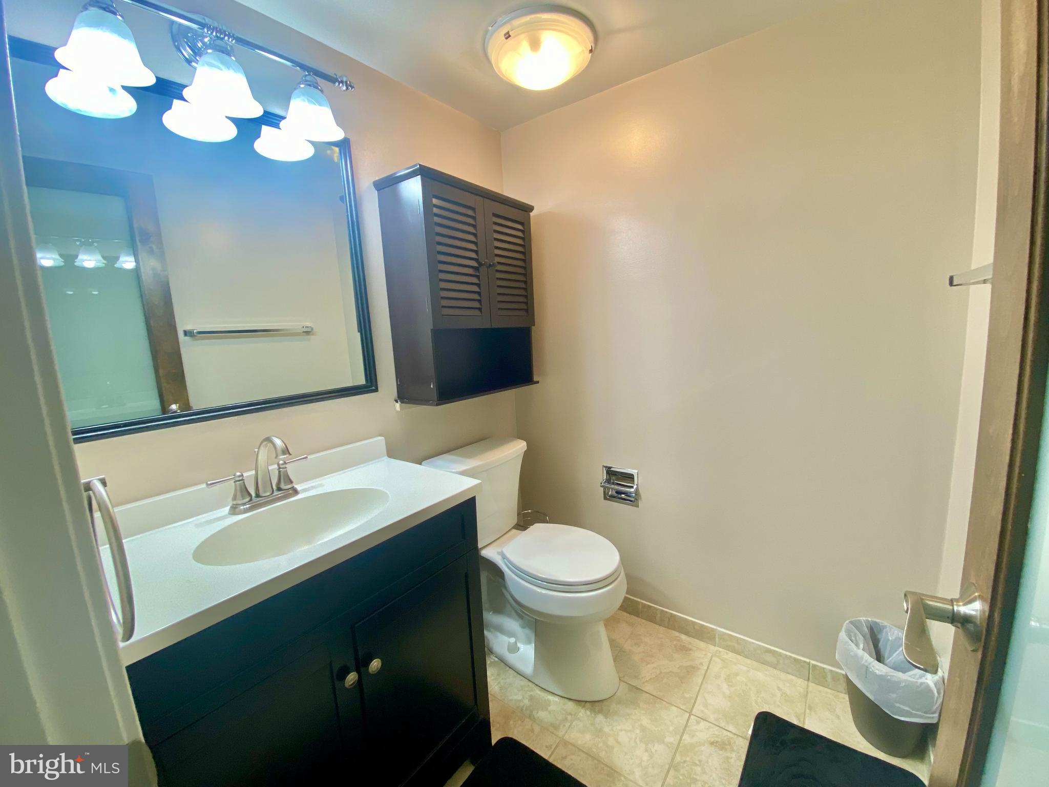 SKYLINE HOUSE - Residential Lease