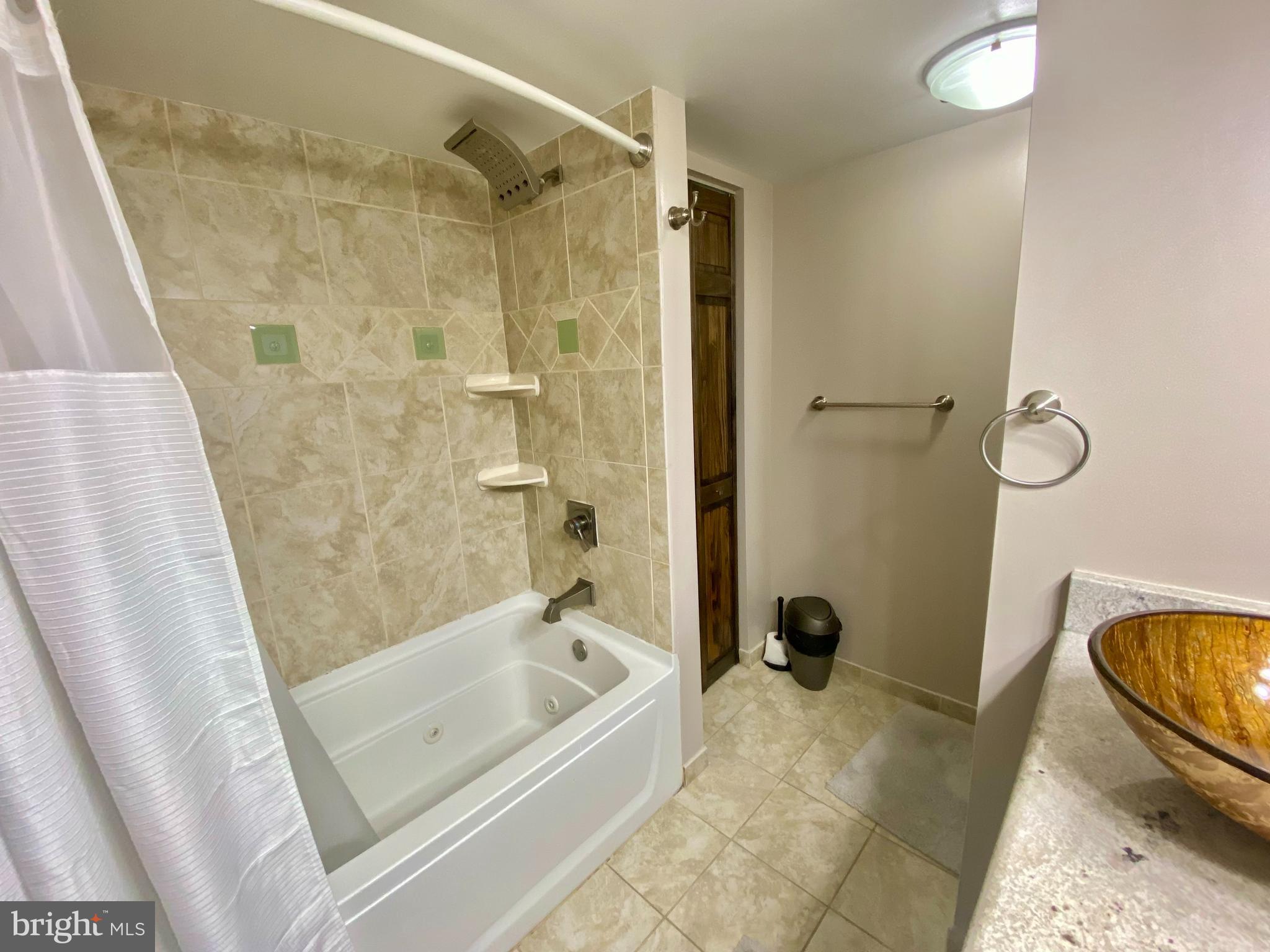 SKYLINE HOUSE - Residential Lease