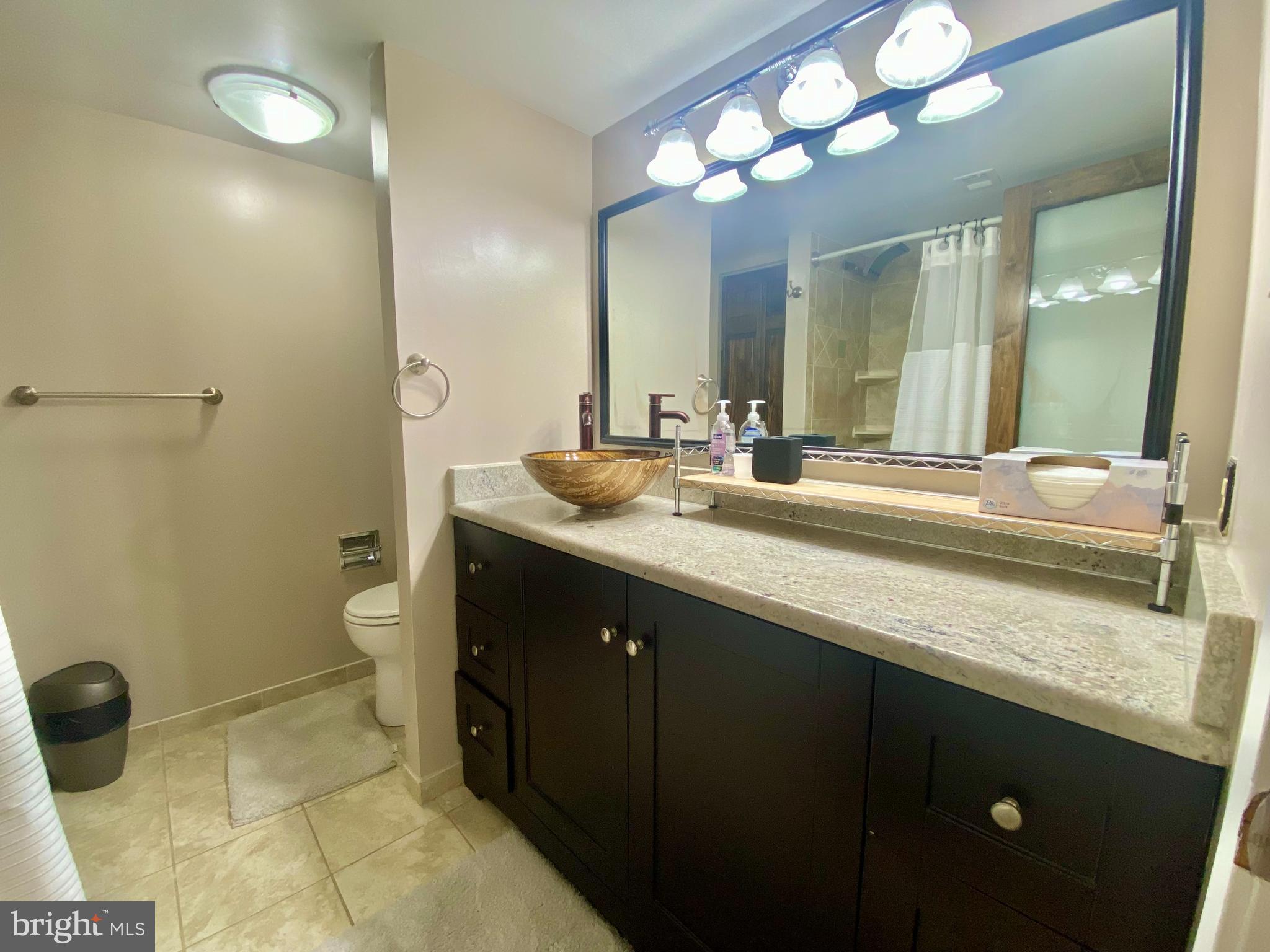 SKYLINE HOUSE - Residential Lease