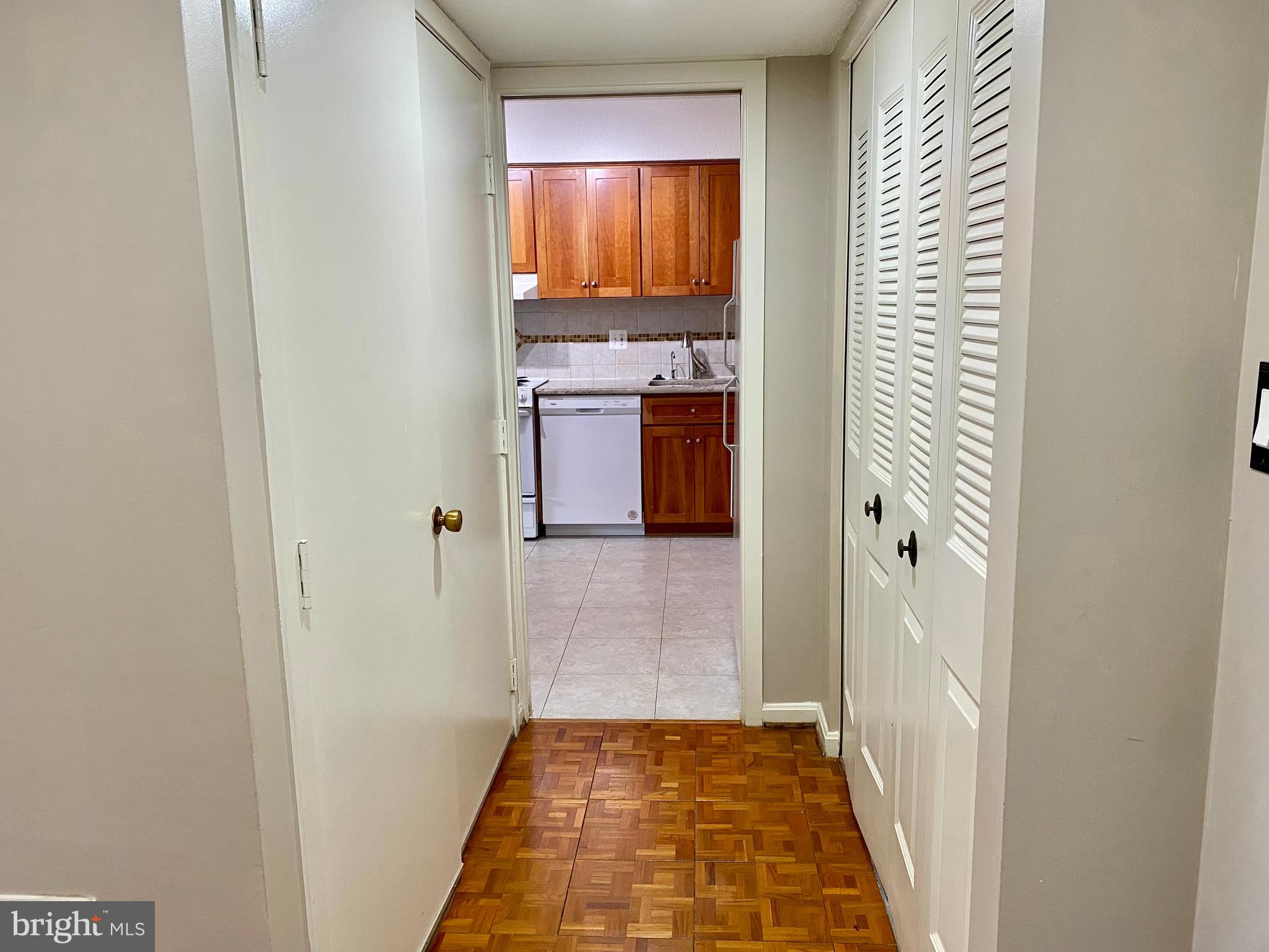 SKYLINE HOUSE - Residential Lease