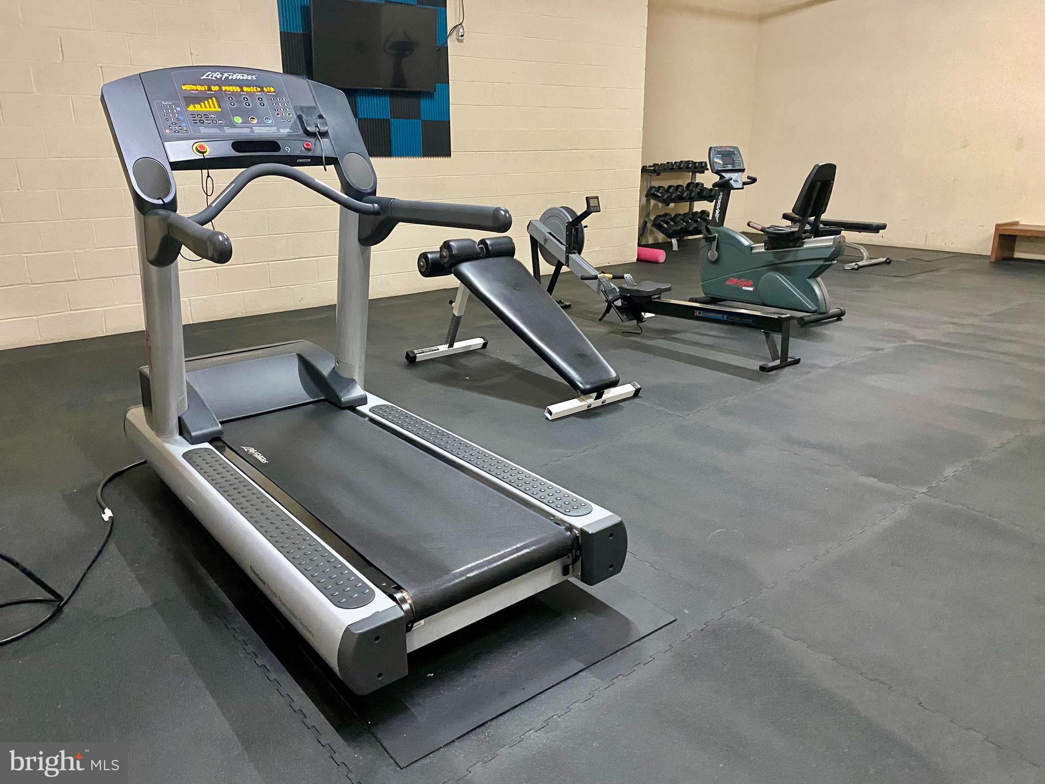 SKYLINE HOUSE - Residential Lease