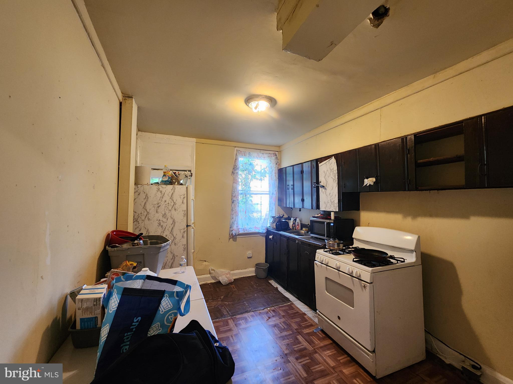 SANDTOWN-WINCHESTER - Residential